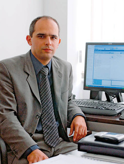 Blaž Sviličić, direktor proizvodnje u Agenciji za komercijalnu djelatnost (AKD), državnoj tvrtki koja će izrađivati elektroničke osobne dokumente