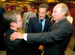 Nicolas Sarkozy upoznao je u Pekingu Vladimira Putina, ruskog premijera, sa svojim sinom