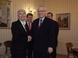 Kosor i Josipović izmamili osmjeh na lica hrvatskih građana, vraća se i optimizam u bolje sutra