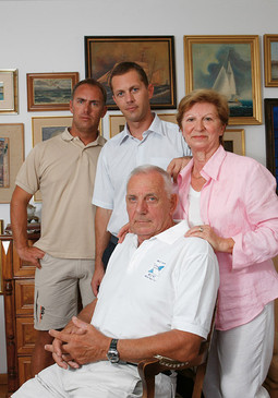 LEO I SILVIJA KURET sa svojim sinovima Karlom i Ivanom na koje su iznimno ponosni zbog svih njihovih sportskih i poslovnih uspjeha