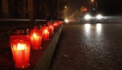 Građanska akcija zapalila svijeće pred izbornim stožerom HDZ-a
