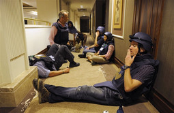 Novinari su u hotelu bili zatočeni šest dana (Reuters)