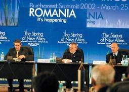 'THE SPRING OF NEW ALLIES'
Sastanak na vrhu u Bukureštu
održan 25. i 26. ožujka ove godine
bio je jedno od posljednjih putovanja
premijera Ivice Račana u inozemstvo