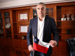 Juroslav Buljubašić, počasni konzul Čilea u
Splitu, bio je u delegaciji koja je predsjednika Stjepana Mesića pratila u službeni posjet
Čileu