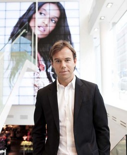 Na čelu H & M-a 36-godišnji Karl Johan Persson je posljednje dvije godine, a prije toga je bio direktor odjelav za širenje i razvijanje tržišta i brenda