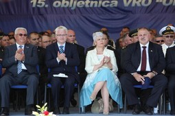 Predsjednik RH Ivo Josipović u društvu Jadranke Kosor na proslavi 15. obljetnice Oluje