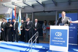 ZDRAVKO ZRINUŠIĆ,
predsjednik Uprave Croatia
osiguranja, u Gospiću je održao govor