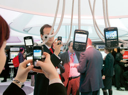 U BARCELONI su predstavljeni brojni noviteti u mobilnoj komunikaciji, poput uređaja BlackBerry 8800 (na slici), koji će uskoro preplaviti tržište