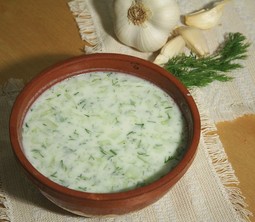 Tarator, bugarska juha od krastavca s jogurtom
