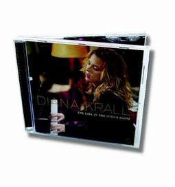CD "The Girl In The Other Room" osmi je album Diane Krall, pjevačice koja je stekla svjetsku popularnost 90-ih godina prije svega zahvaljujući albumu "When I Look In Your Eyes".