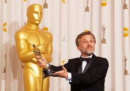 OČEKIVANA POBJEDA
Za ulogu nacističkog
poliglota u filmu Quentina Tarantina Christoph Waltz osvojio je sve značajnije filmske nagrade, pa i Oscara