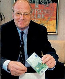 Upravni odbor njemačke središnje banke suspendirao je predsjednika Ernsta Weltekea s dužnosti dok se ne završi istraga u vezi s četverodnevnim besplatnim boravkom obitelji Welteke u luksuznom berlinskom hotelu Adlon u siječnju 2002.