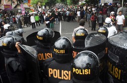 Indonezijska policija je morala intervenirati u gradu Temanggungu (Reuters)