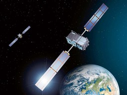 Galileo, europski konkurent GPS-u
Flota
30 satelita (6 više od GPS-a)
Prvi signal/puna usluga
2014./2020.
Visina orbite:
23.200 km
Točnost:
svaku poziciju određuje 6-8 satelita, točnost u metar
Prednost:
neboderi ne ometaju točnost
Sinkronizacija:
vodikov artomski sat
Kompatibilnost
GLONASS, Compass
Prednosti:
Točniji od GPS-a, čini Europu neovisnijom u odnosu na SAD, pogotovo na buduće konkurentske sustave GLONASS (Rusija) i Compass (Kina).


