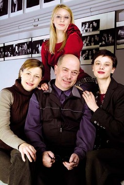 'NORVEŠKE ŠUME'
Nataša Dorčić, Jadranka
Đokić, Vladimir
Stojsavljević Vaki i Nataša Dangubić radili su na hitpredstavi
Teatra ITD 2003.