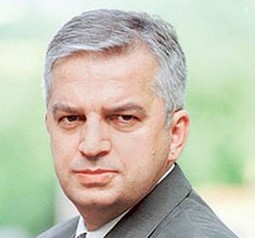 Ministar financija Ivan Šuker smijenio je prošlog tjedna Zvonimira Leku s mjesta direktora Hrvatske lutrije.