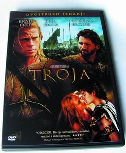 Akcijski spektakl "Troja" odnedavno je dostupan na dvostrukom DVD izdanju koje osim filma sadrži i DVD sa specijalnim dodacima, poput analize uzbudljivih akcijskih scena, tajne nevjerojatnih specijalnih efekata, 3D animiranog vodiča kroz grčku mitologi