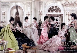 AMERIČKI VOGUE je u prosincu 2010. okupio
na jednoj fotografiji
osam najuspješnijih
azijskih manekenki