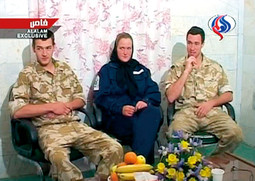 Troje marinaca iz skupine koju su Iranci zarobili u Perzijskom zaljevu i sada ih iz dana u dan prikazuju na državnoj televiziji