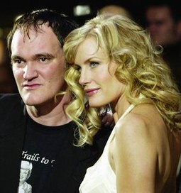 Ono što je "Kill Bill Vol. 1" ponudio oduševilo je kritičare koji hvale Tarantinovu odluku da se u slučaju ovog filma predstavi kao sjajan redatelj akcijskog filma u kojem je zatomio maštovite dijaloge na račun litara ljudske krvi.