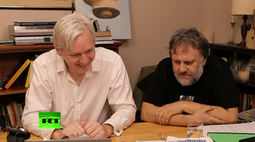 Julian Assange i Slavoj Žižek (Screenshot: RS)