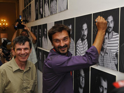 GLUMAČKO 'SRCE SARAJEVA' Slavko Štimac i Leon Lučev
na filmskom festivalu u Sarajevu gdje su 2008. godine zajedno dobili nagradu 'Srce Sarajeva' za najbolju mušku ulogu
u filmu 'Buick Riviera'
redatelja Gorana Rušinovića
