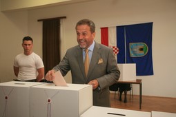 Milanu Bandiću za malo je
izmakla pobjeda u prvom
izbornom krugu