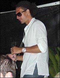 Rio Ferdinand za vrijeme svog plesa na stolu