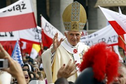 Tisuće su dočekale papu Benedikta XVI.