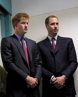 HARRY I WILLIAM
Britanski prinčevi
bili su među osobama kojima je provaljeno u
govornu poštu: od njih je i krenula istraga