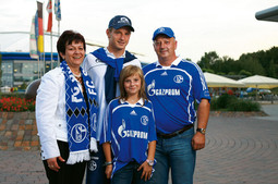 Rakitic family: mother Kata, Ivan and Nikol and father Luka in Gelsenkirchen, in front of the German stadium of Ivan Rakitic’s new team last Saturday