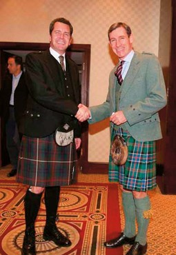 S Phillipom Mahoneyjem, generalnim direktorom hotela The Regent Esplanade, na proslavi Burns' Night prošlog mjeseca