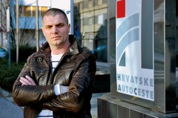 RAMIZ PANDŽIĆ,
vlasnik tvrtke koja je dobavljala šljunak za autocestu 'Slavonicu',
optužuje Dragu Tadića za korupciju