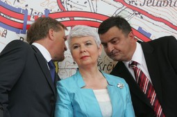Predsjednik uprave HAC-a Stjepko Boban, Božidar Kalmeta i premijerka Jadranka Kosor: Photo: Ivo Čagalj/PIXSELL(arhiva)