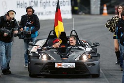 TEAM DEUTSCHLAND
Sebastian Vettel i Michael Schumacher u KTM X-Bowu, jednom
od bolida u kojima
su se utrkivali
natjecatelji na Race
of Champions