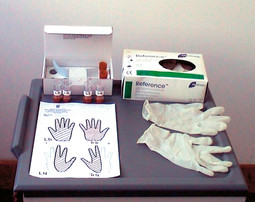 FORENZIČKA oprema za uzimanje uzoraka s kože šake koji se potom testiraju elektronskim mikroskopom