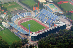 Grad Zagreb vlasnik je stadiona u Maksimiru i trebao bi se brinuti za njegovo održavanje putem svog Društva za upravljanje gradskim objektima
