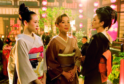 Zhang Ziyi, Michelle Yeoh i Gong Li u ulogama gejši u filmu 'Sjećanja jedne gejše' zbog čega su se našple na udaru kineske, japanske i američke javnosti 