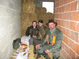 LOVAČKI GABLEC Irena Jelić kaže da se u lov nikako ne smiju nositi sendviči već kobasice koje se moraju ponuditi i drugim lovcima