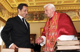Nicolas Sarkozy i Papa Benedikt XVI. (Foto: Reuters)