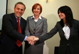 Milan Bandić, Ana Somrak i Mariana Mircea (Foto: Dalibor Urukalović/PIXSELL)