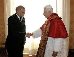 Stjepan Mesić i papa Benedikt XVI (Foto: Reuters)