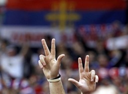 'Državotvorni intelektualci' posljednjih mjeseci opet u Srbiji uz diskretnu podršku
vlasti potiču nacionalističku
histeriju protiv kritičara
ostataka imperijalne
politike vlastite države, koje proglašavaju 'nacionalnim
izdajicama'