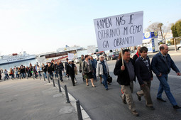 Ministar Radimir Čačić najavio je da će potkraj svibnja u Hrvatskoj biti 350.000 nezaposlenih, ali da će potom sve krenuti nabolje