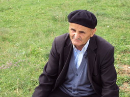 Nekada davno, samo je neplodnost mogla biti razlog da se parovi legitimno razdvoje, kaže 71-godišnji Hamdi Veliu iz Polaca