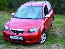 Mazda 2 novi je mali kompaktni automobil čije su glavne karakteristike prostranost, okretnost i iznimno atraktivan izgled.