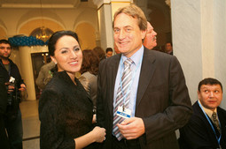 U VRHU POLITIKE Bianca Matković s ministrom Kalmetom u izbornoj noći 2007.