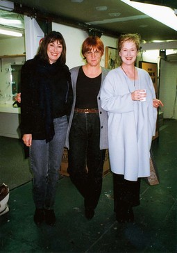 SLAVNE GLUMICE Anjelica Huston i Meryl Streep nastupile su u kazališnoj adaptaciji knjige 'Nužne mete' Eve Ensler, koju je ona
posvetila Radi Borić