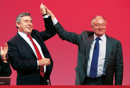 Ken Livingstone, kandidat Laburističke stranke za londonskoga gradonačelnika, s britanskim premijerom Gordonom Brownom