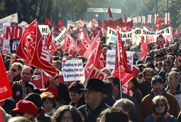 Prosvjednici se ne slažu s vladinim mjerama štednje (Reuters)